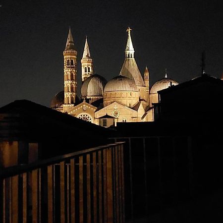 Residenza Subitosanto "Gigliola": Terrace Apartment with Basilica View Padova Exterior photo